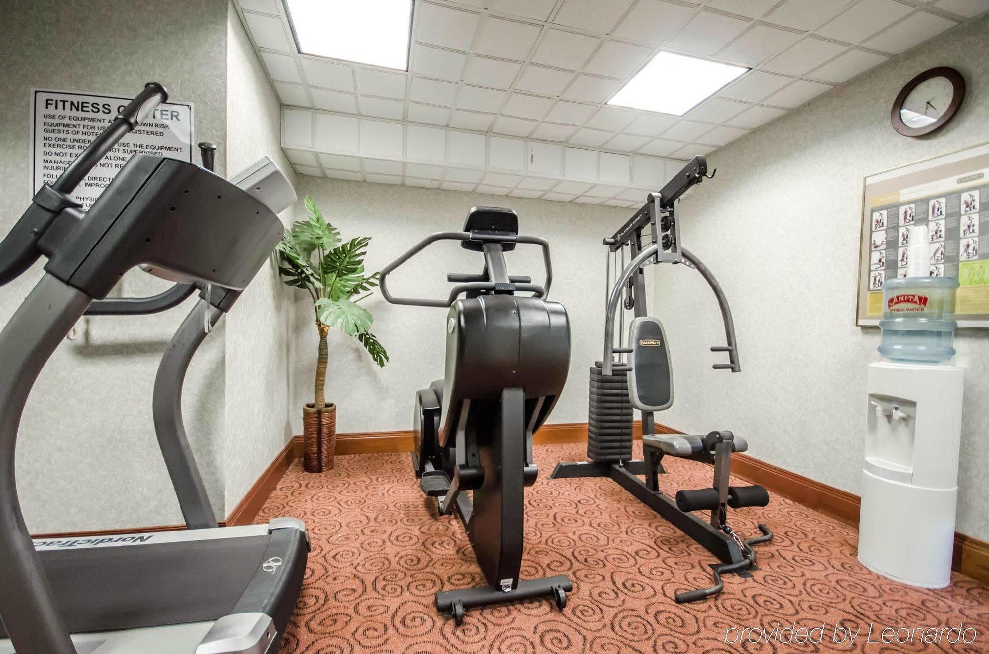 Quality Inn & Suites Sellersburg Buitenkant foto