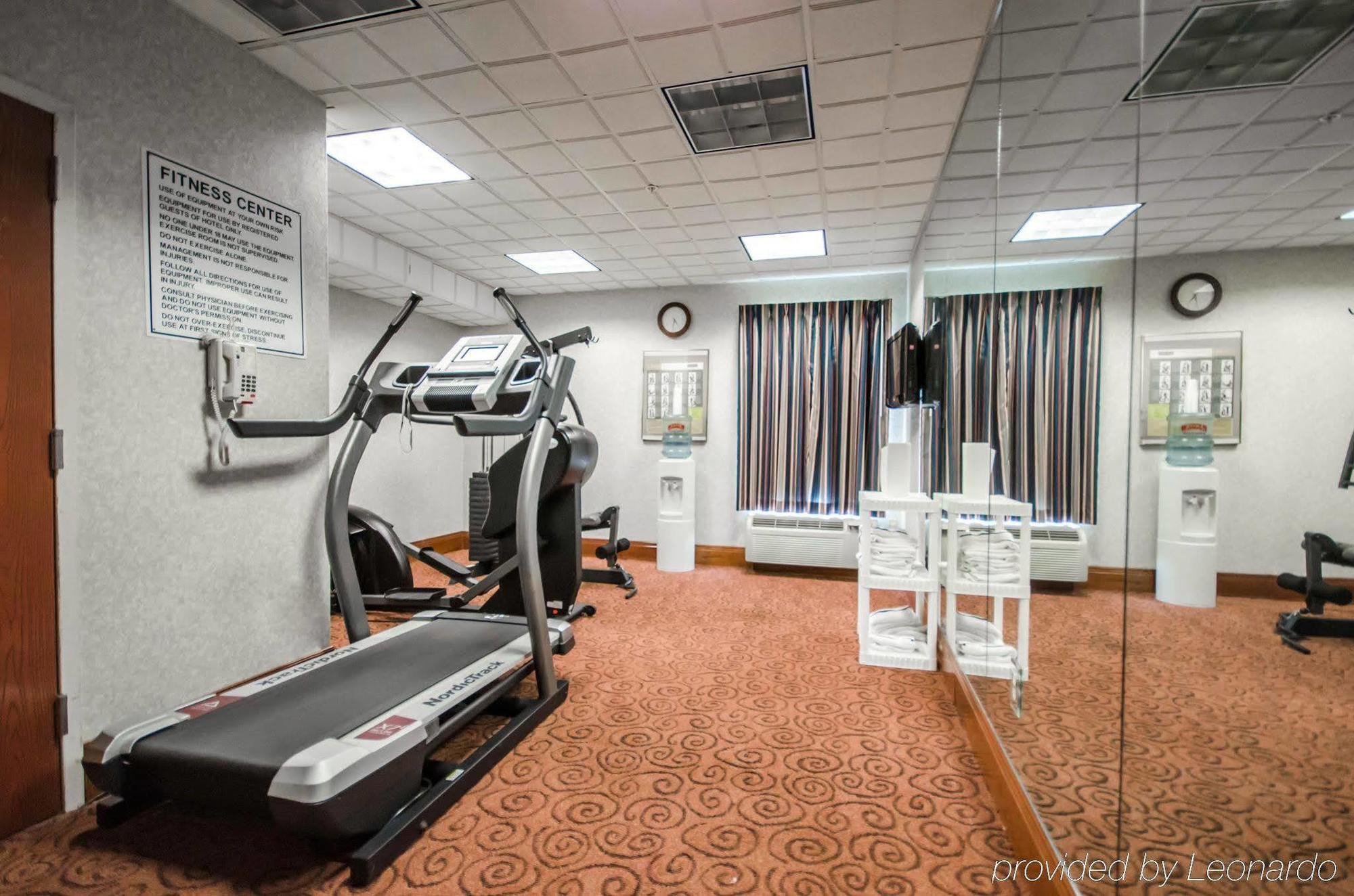 Quality Inn & Suites Sellersburg Buitenkant foto
